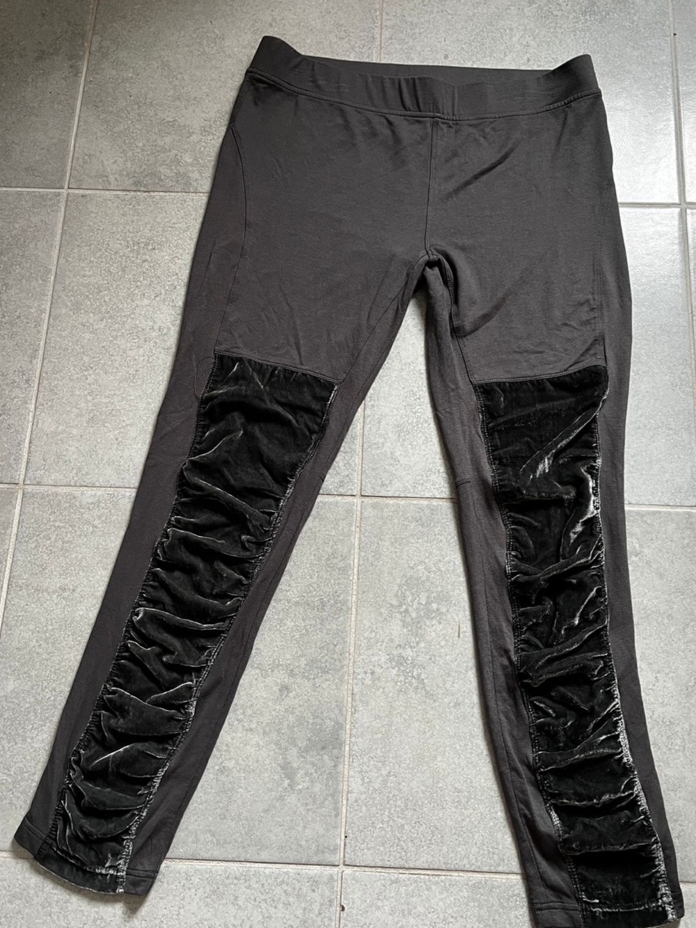 XCVI Gray Seamfront Stretch Leggings